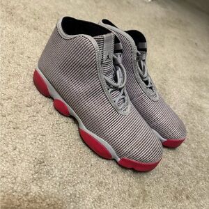 ❌SOLD❌Jordan Horizons Gray/Pink